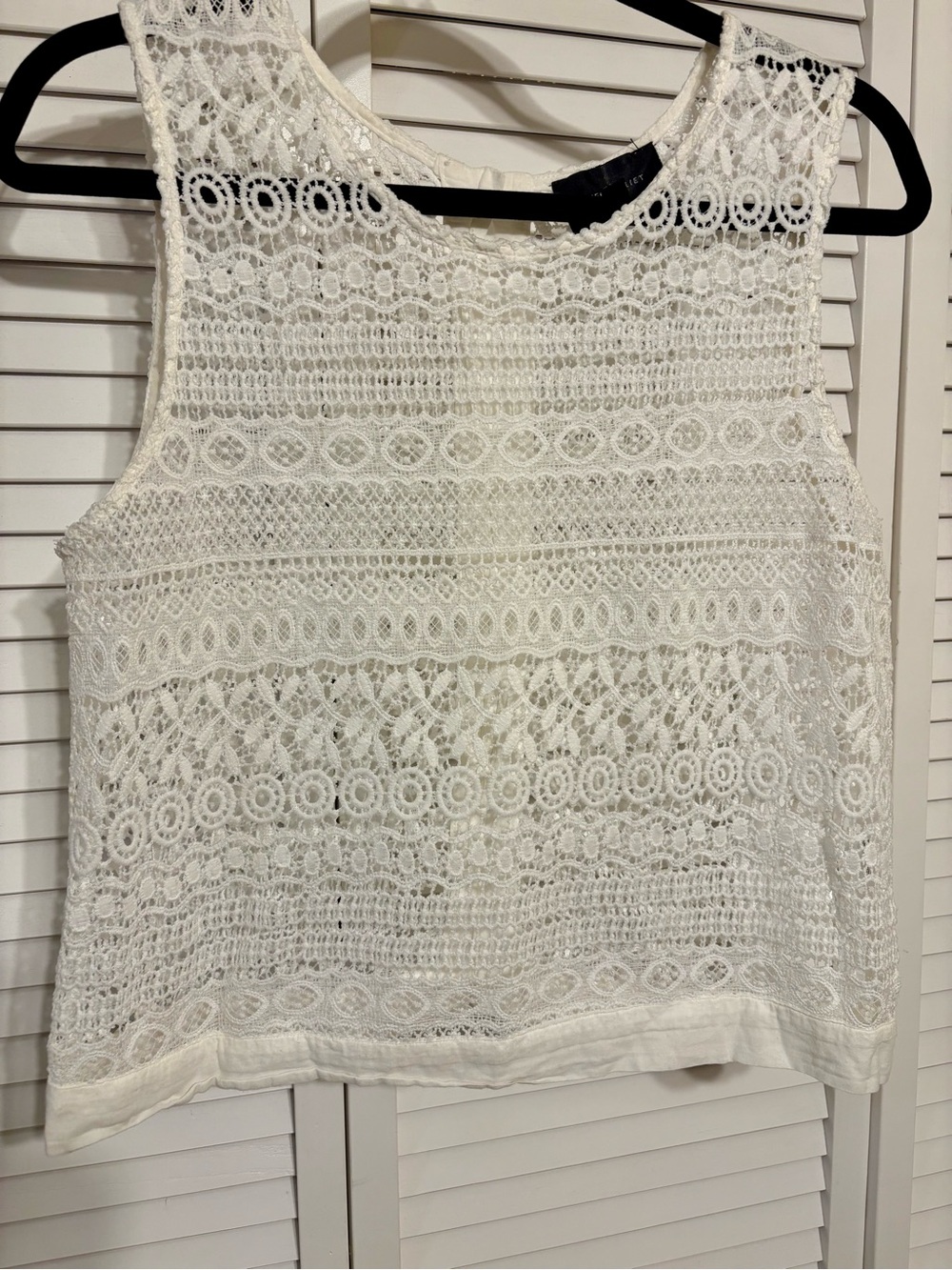 Romeo & Juliet Couture White Crochet Lace Camisole